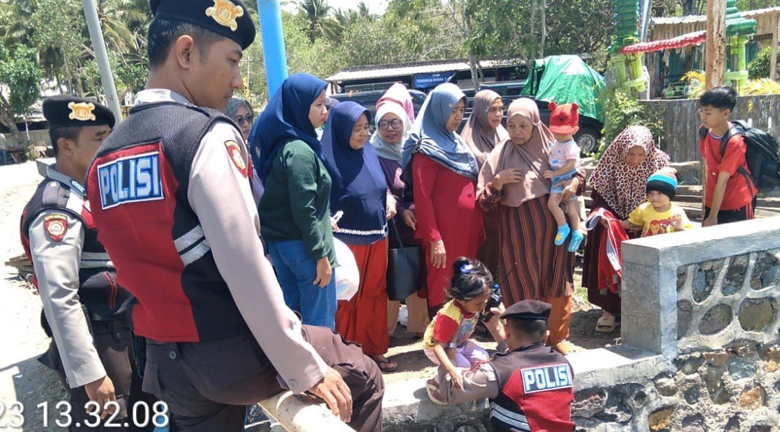 Polres Lombok Barat Patroli Dialogis di Pantai Cemare, Cegah Tindak Pidana 3C