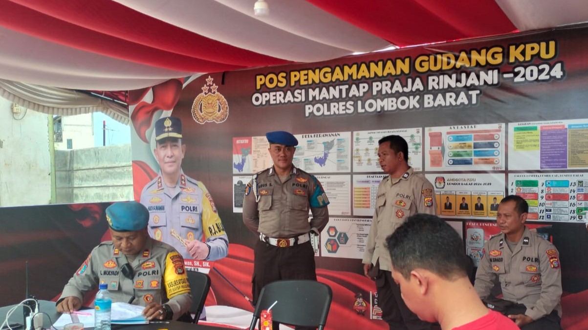 Pengamanan Pilkada 2024 Propam Polres Lombok Barat Cek Personel di Pos KPU