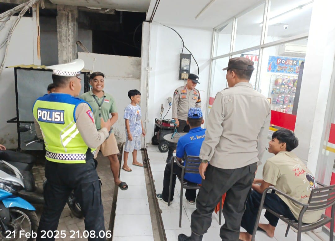 Malam Aman di Gelogor: Patroli KRYD Polsek Kediri Sasar Warga