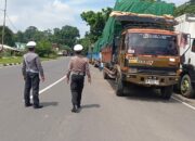 Tertib Parkir Truk di Gerung: Satlantas Polres Lombok Barat Bertindak!