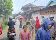 Pantau Debit Air Sungai, Patroli Dialogis Sat Samapta Polres Sumbawa Barat Imbau Masyarakat Tetap Waspada Bencana Banjir