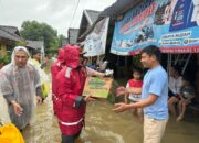Kapolres Sumbawa Barat Turun Langsung Tinjau Banjir dan Berikan Bantuan Kepada Warga Terdampak