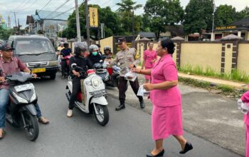 Di Balik Pembagian Takjil Polsek Kediri, Pesan Mendalam Ini Terungkap