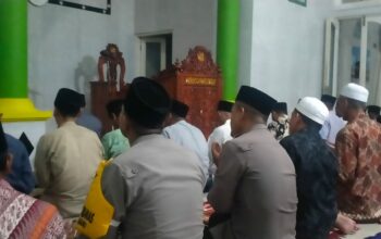 Hangatnya Kebersamaan! Kapolsek Kediri Tarawih Keliling di Mamunggu