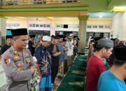 Kapolsek Kediri Gelar Tarawih Keliling, Pererat Sinergi Polri dan Masyarakat