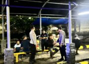 Polisi Patroli Sahur di Pelabuhan Lembar, Cegah Aksi Kriminal