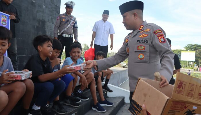 Polres Lombok Barat Berbagi Ta’jil, Wujud Kepedulian di Bulan Ramadhan