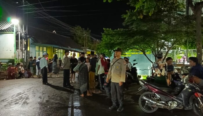 Polsek Labuapi Kawal Tarawih, Jamaah Ibadah dengan Nyaman