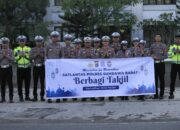 Berkah Ramadhan, Sat Lantas Polres Sumbawa Barat Bagikan Takjil kepada Masyarakat