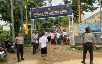 Pengambilan Air Suci Waisak di Kemalik Tendaun Berjalan Aman