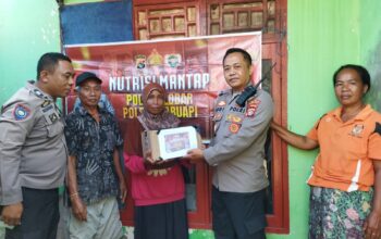 Bantuan Nutrisi Polsek Labuapi Dukung Kesehatan Warga Disabilitas di Lombok Barat
