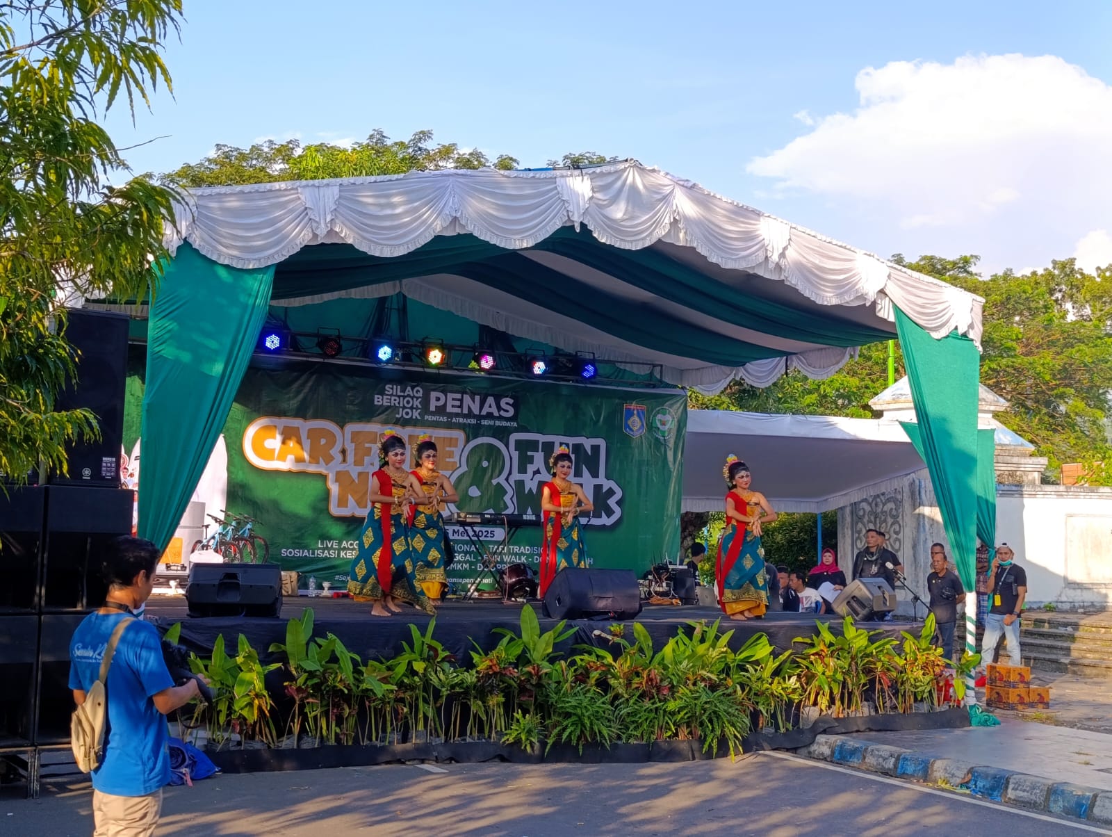 Semarak Car Free Nite: Kolaborasi Budaya dan Kesehatan di Lombok Barat