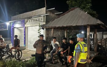 Patroli Rutin Polsek Kuripan Perkuat Stabilitas Kamtibmas