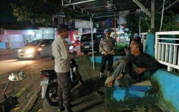 Warga Apresiasi Patroli Malam Polsek Kediri di Desa Rumak