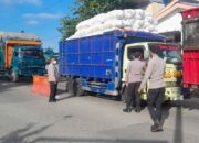 Polsek KP3 Tano Laksanakan KRYD di Pelabuhan Poto Tano, Perketat Pengawasan Cegah Gangguan Kamtibmas