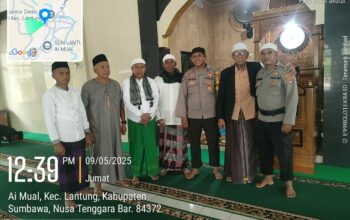 Bhabinkamtibmas Desa Ai Mual Jadi Khatib dan Imam Sekaligus Sampaikan Pesan Kamtibmas ke Warga