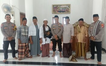 Kapolsek Utan Pimpin Salat Jumat Keliling, Imbau Jaga Kamtibmas dan Cooling System