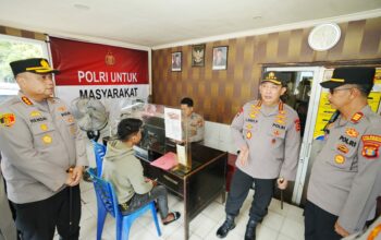 Sidak Polsek Samarinda Kota, Kapolri Tekankan Berantas Premanisme-Optimalkan Pelayanan