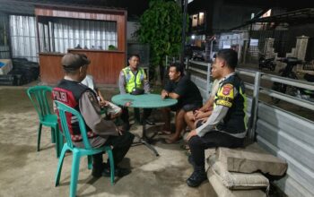 Patroli Malam Polsek Seteluk Sasar Warga Ai Suning, Tegaskan Komitmen Jaga Kamtibmas