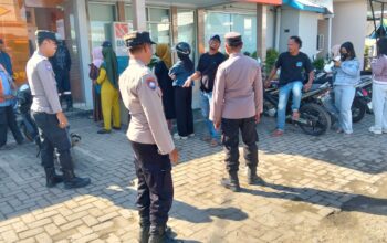 Anggota Piket Polsek Maluk Laksanakan Patroli Dialogis, Ciptakan Rasa Aman di Tengah Libur Panjang