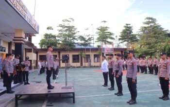 Kapolres Lombok Utara Berikan Penghargaan kepada Enam Personel Berprestasi