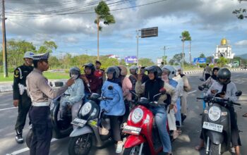 Edukasi dan Teguran Persuasif Warnai Operasi Patuh di Timur Bundaran GMS, Lombok Barat