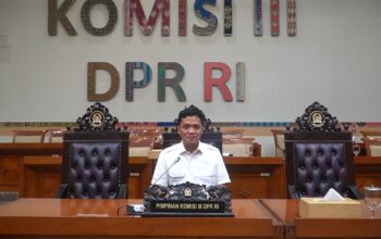 Ketua Komisi 3 DPR Harap Polri Selalu Jadi Garda Terdepan di Usia ke-79