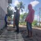 Sinergi Babinsa dan Pemdes Kawal Proyek Plat Beton
