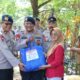 Brimob NTB Ulurkan Bantuan, Berjibaku Bersihkan Puing Banjir Pamotan
