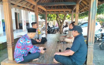 Bhabinkamtibmas Desa Taman Indah Ajak Masyarakat Jaga Kamtibmas Melalui Patroli Dialogis.