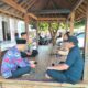 Bhabinkamtibmas Desa Taman Indah Ajak Masyarakat Jaga Kamtibmas Melalui Patroli Dialogis.