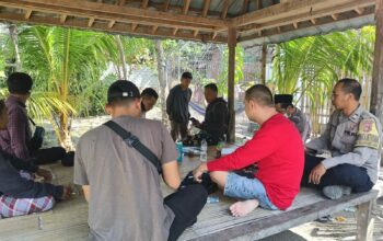 Bhabinkamtibmas Selong Belanak Aktif Gelar Patroli Dialogis, Ajak Masyarakat Jaga Kamtibmas.