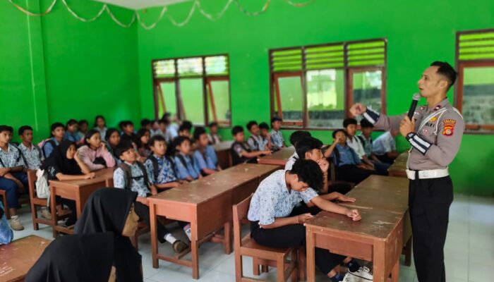 Sat Lantas Polres Lombok Utara Gelar Sosialisasi Tertib Lalu Lintas di SMPN 4 Gangga