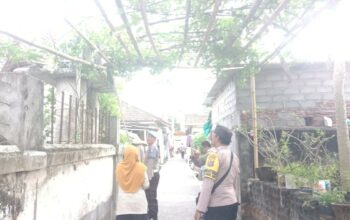 Bhabinkamtibmas Desa Ombe Baru Ajak Warga Wujudkan Kemandirian Pangan dari Pekarangan