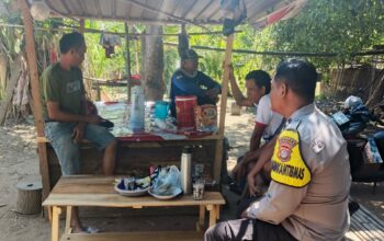 Bhabinkamtibmas Kelurahan Telaga Bertong Sambang Warga, Beri Imbauan Kamtibmas dan Sosialisasi TPPO