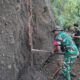 Gotong Royong TNI dan Warga Wujudkan Jalan Impian di Golong