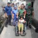 Kodim 1606 Mataram Bagikan Kursi Roda Door to Door