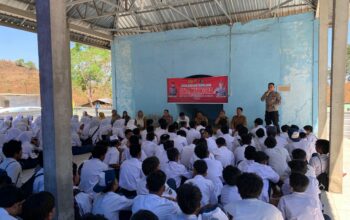 Polres Sumbawa Gelar Sosialisasi Bahaya Narkoba dan Kenakalan Remaja di SMPN 2 Moyo Hilir
