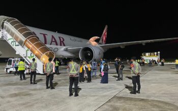 Polres Loteng Kawal Kedatangan Logistik MotoGP di Bizam. ‎ ‎