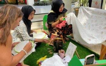 Aruna Senggigi Gaungkan Pelestarian Batik Sasambo untuk Dunia