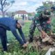 TNI dan Warga Dasan Geria Kompak Sambut TMMD