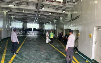 Tingkatkan Kamtibmas, Polsek Lembar Aktifkan Patroli di Atas Kapal Penyeberangan
