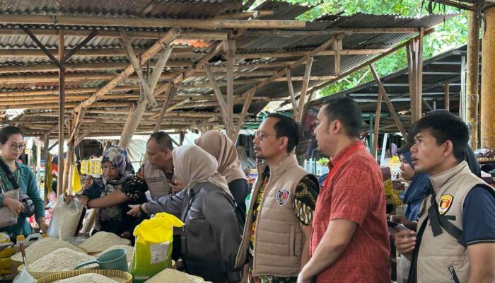 Harga Beras di Pasar Gerung Stabil, Pedagang Patuh HET
