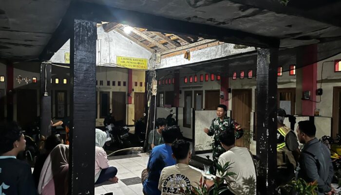 Pendekatan Humanis Babinsa Jaga Ketertiban Dua Lingkungan