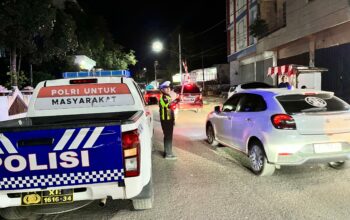 Blue Light Patroli dan Strong Point Malam, Sat Lantas Polres Dompu Jaga Kamseltibcar Lantas