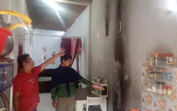 Polsek Pekat Selidiki Dugaan Pembakaran Rumah Anggota Polisi di Desa Doropeti
