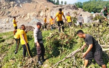 Polsek Rasanae Barat Polres Bima Kota Gelar Gotong Royong Bersama Dukung Program Pemerintah Kota Bima