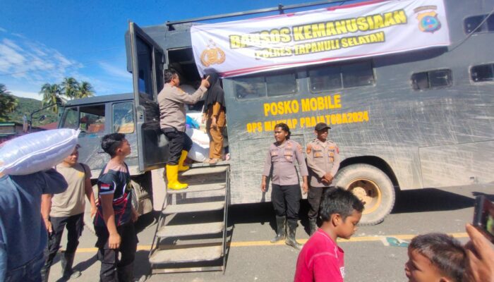 Polres Tapanuli Selatan Salurkan Bantuan Sosial untuk Korban Bencana Alam di Kelurahan Reniate