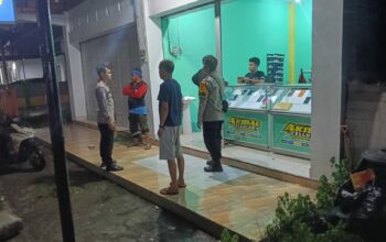 Jaga Situasi Kamtibmas Desa Pasir Putih Tetap Aman dan Kondusif, Polsek Maluk Rutin Patroli.