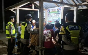 Personel Polsek Taliwang Laksanakan Patroli Dialogis, Cegah Kegiatan Negatif di Wilayah Taliwang